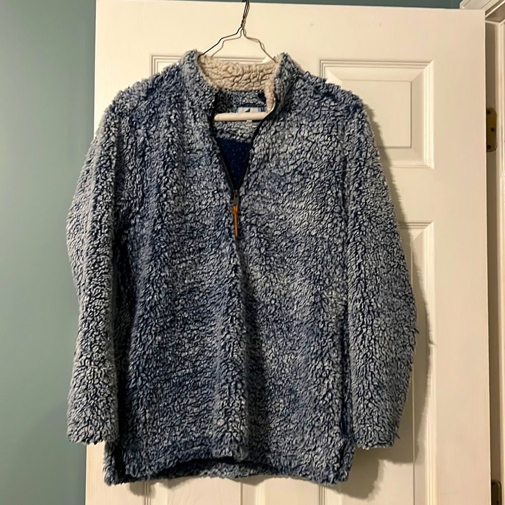 Properly tied pullover very warm blue!